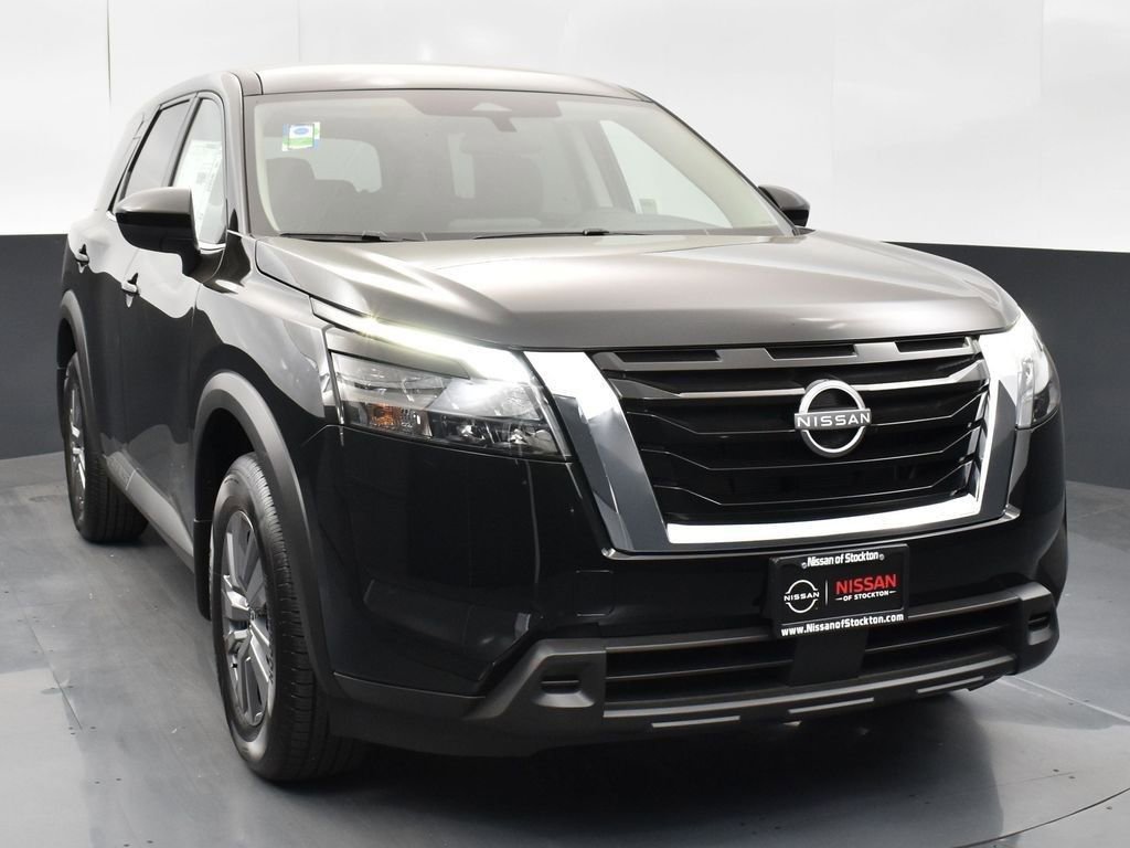 New 2025 Nissan Pathfinder S