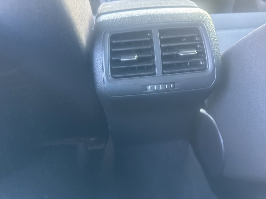 Used 2018 Volkswagen Golf S image 32