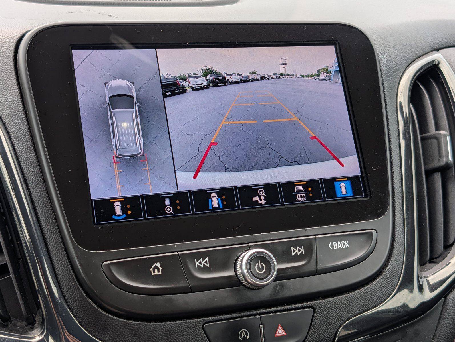 Used 2022 Chevrolet Equinox RS w/ RS Leather Package FWD image 17