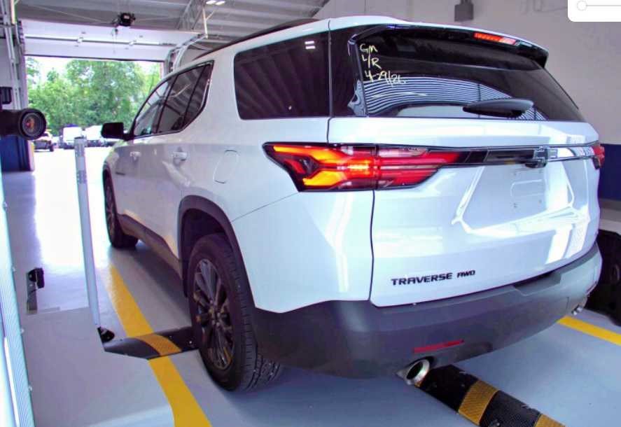 Used 2023 Chevrolet Traverse RS AWD/4WD image 6