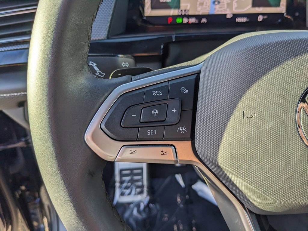 Certified 2025 Volkswagen Atlas Cross Sport SEL R-Line AWD/4WD image 26