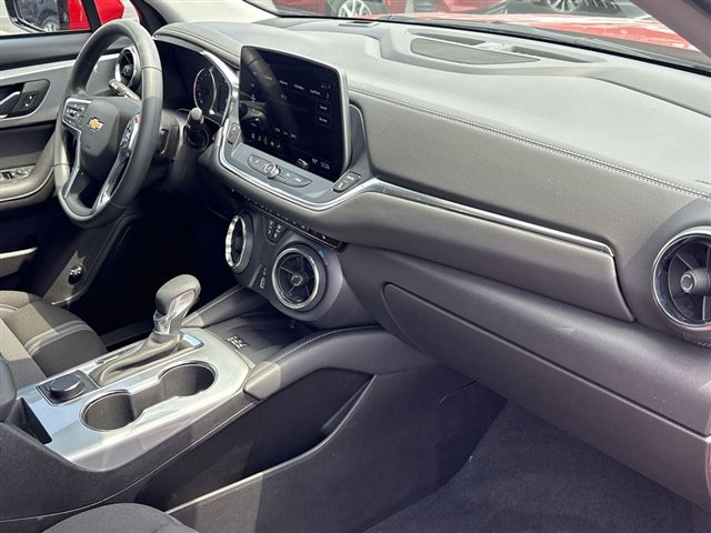 Certified 2024 Chevrolet Blazer LT w/ Convenience Package FWD image 27