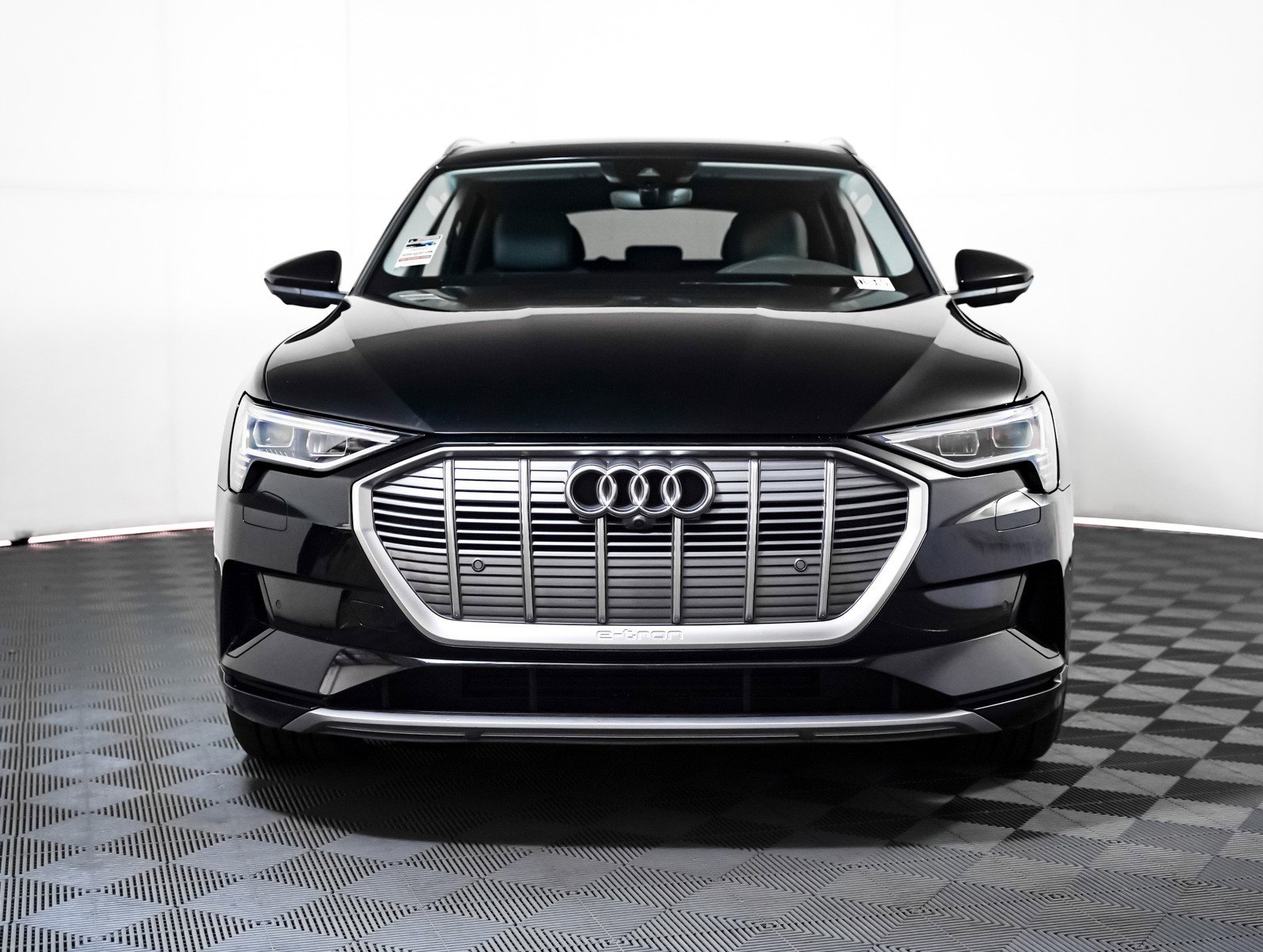 Used 2022 Audi e-tron Premium Plus w/ Premium Plus Package image 12