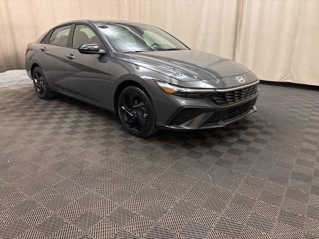 New 2026 Hyundai Elantra Sport FWD image 3