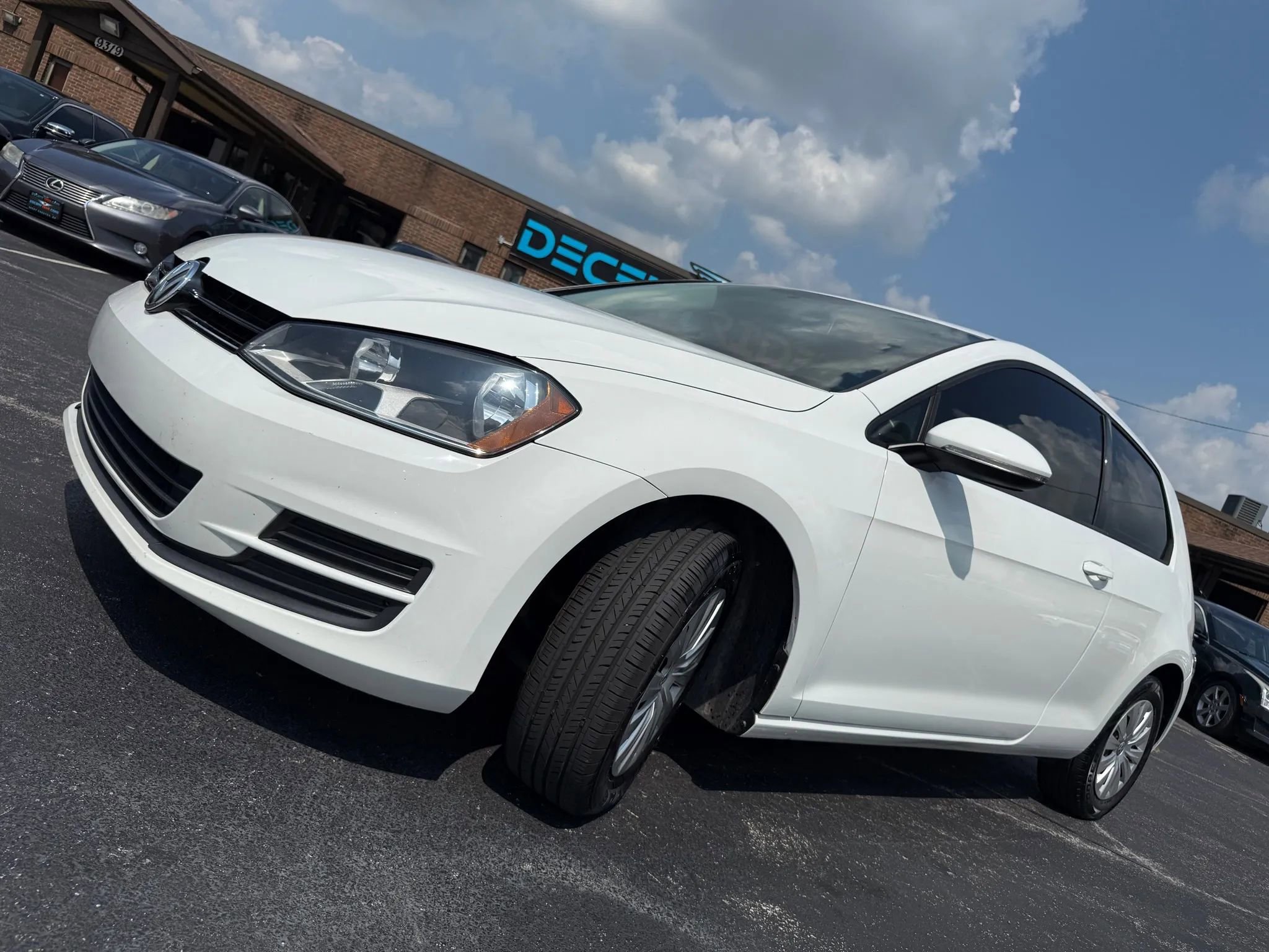 Used 2015 Volkswagen Golf S image 46