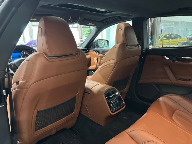 Used 2018 Maserati Quattroporte S GranSport RWD image 44