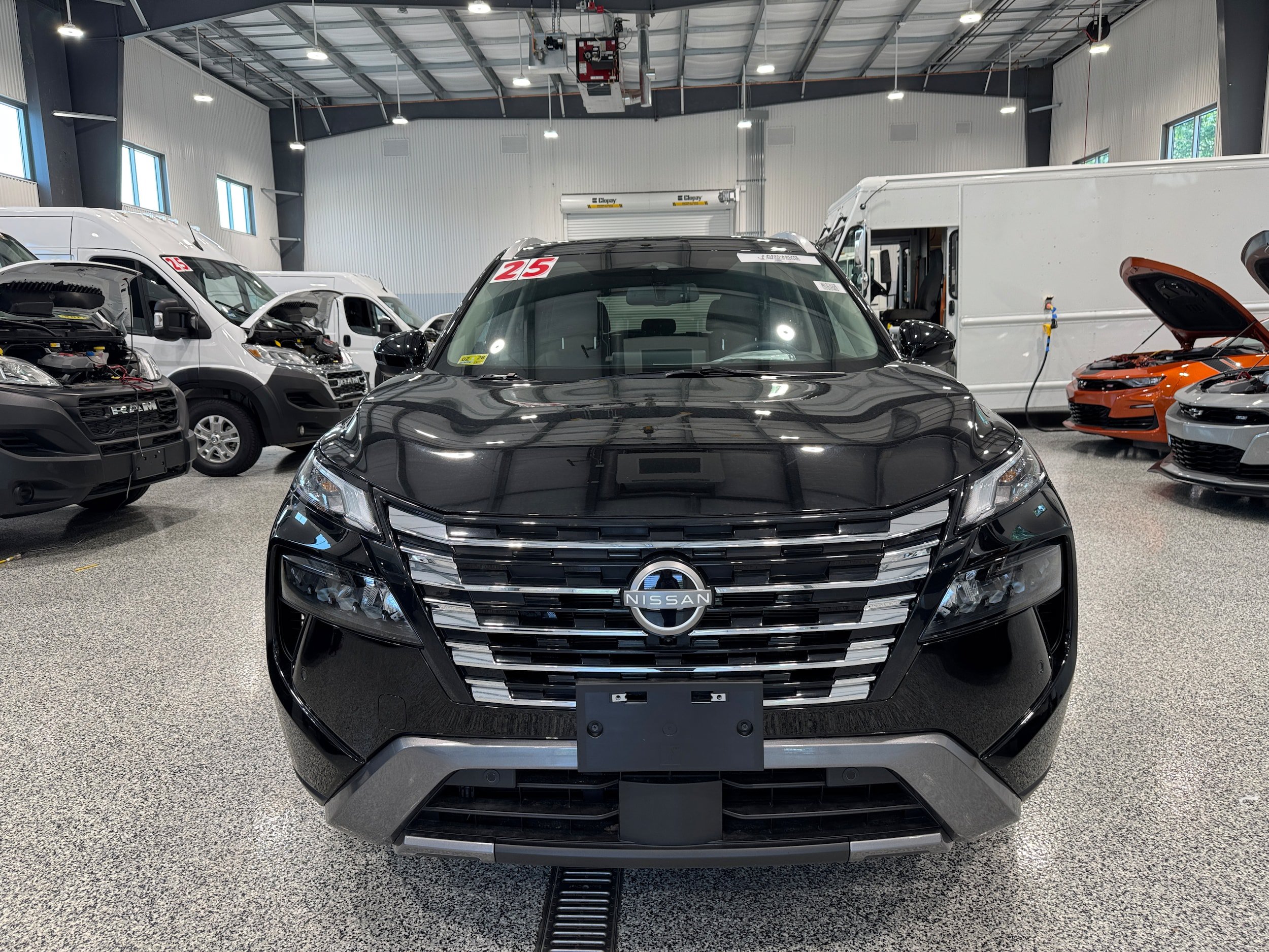 Used 2025 Nissan Rogue SL w/ Tech Package AWD/4WD image 2