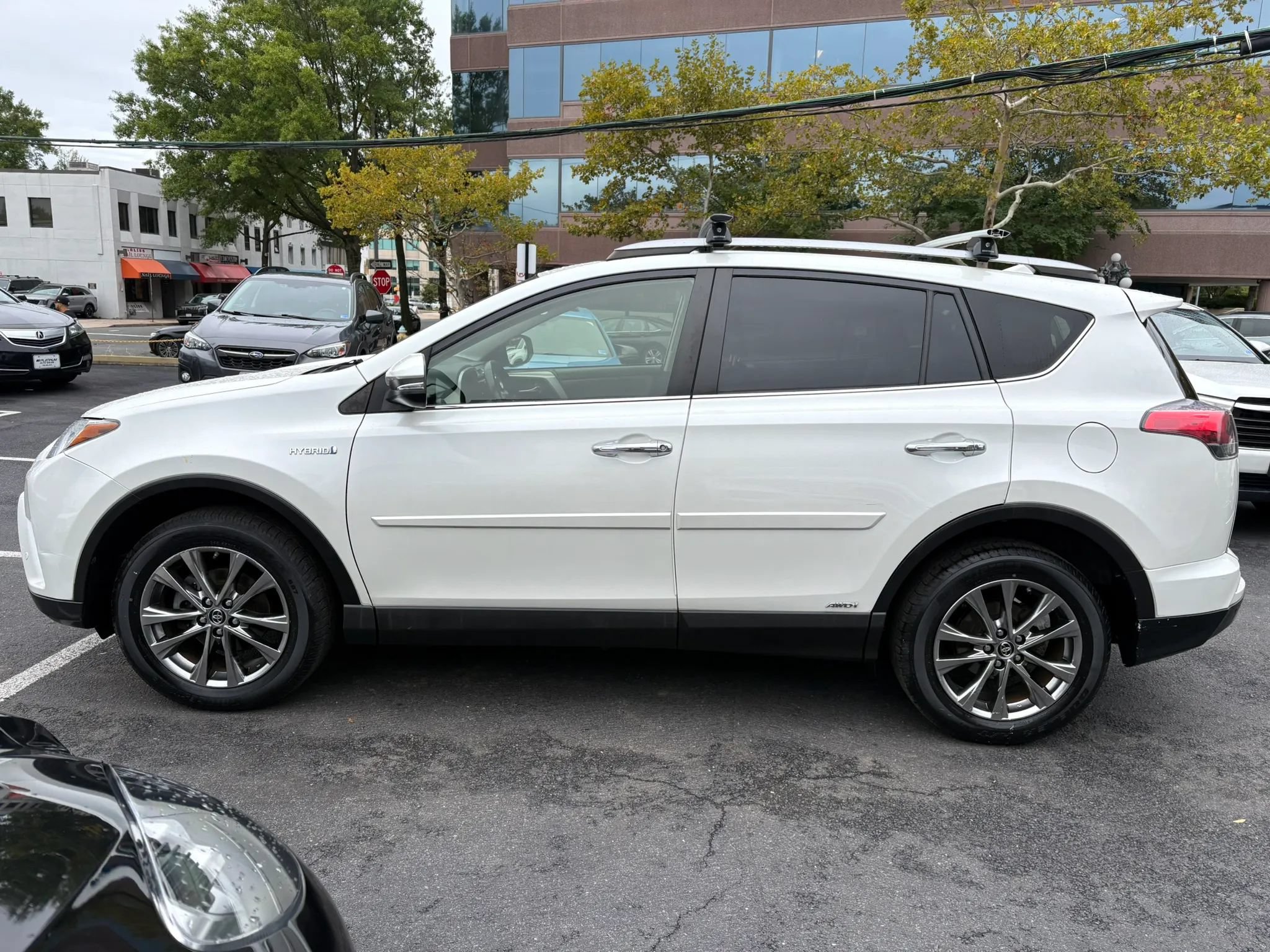 Used 2017 Toyota RAV4 Limited w/ All Weather Liner Package AWD/4WD image 5