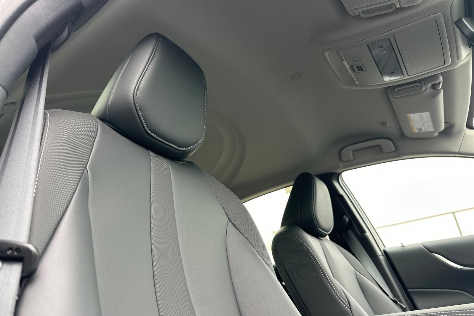 New 2026 Toyota Mirai RWD image 18