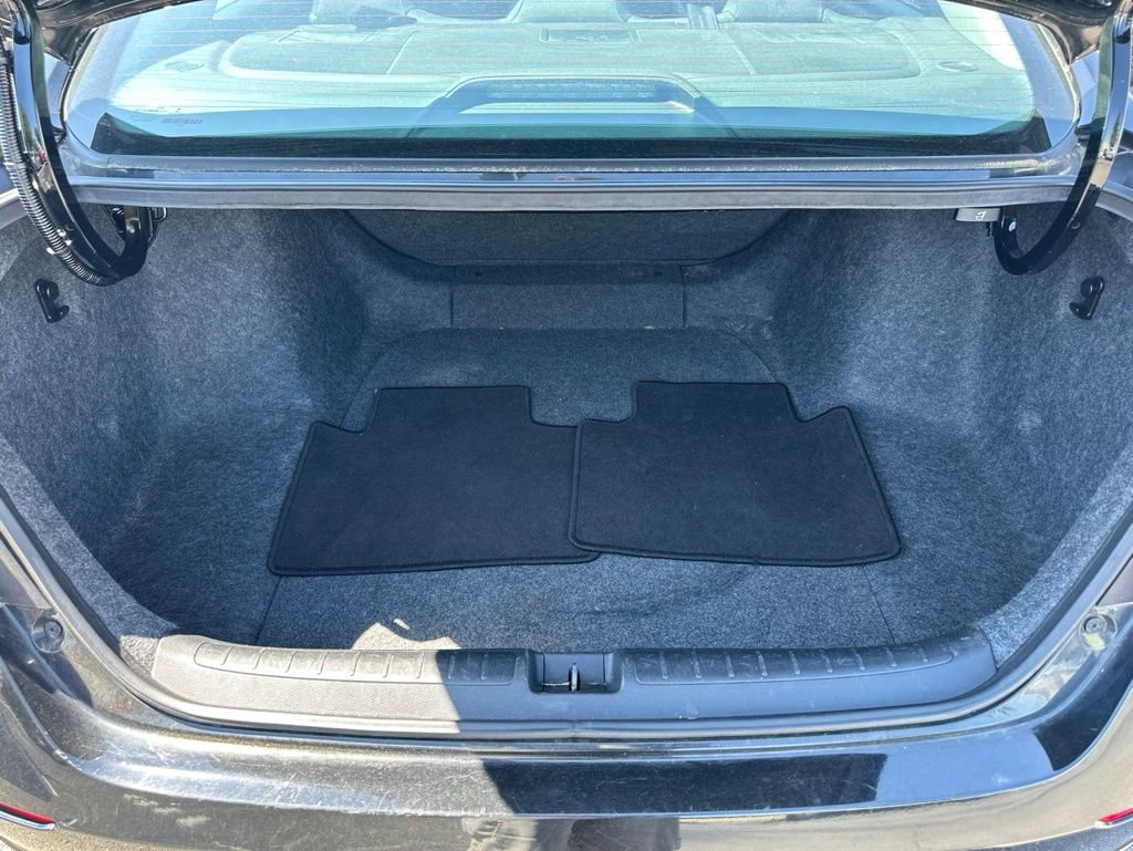 Used 2019 Honda Accord LX image 9