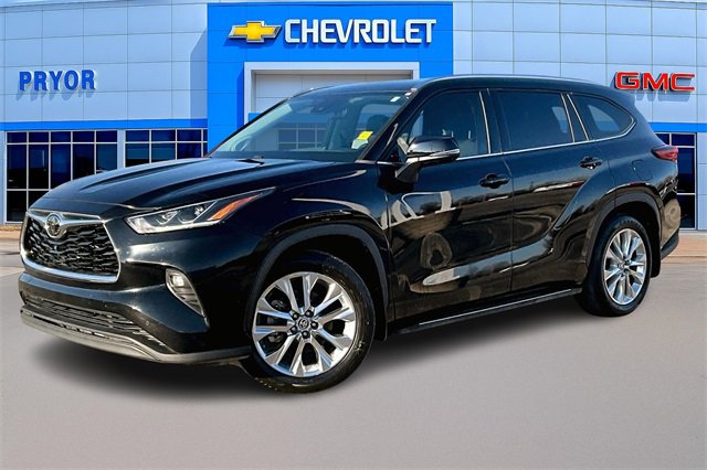 Used 2021 Toyota Highlander Limited image 3