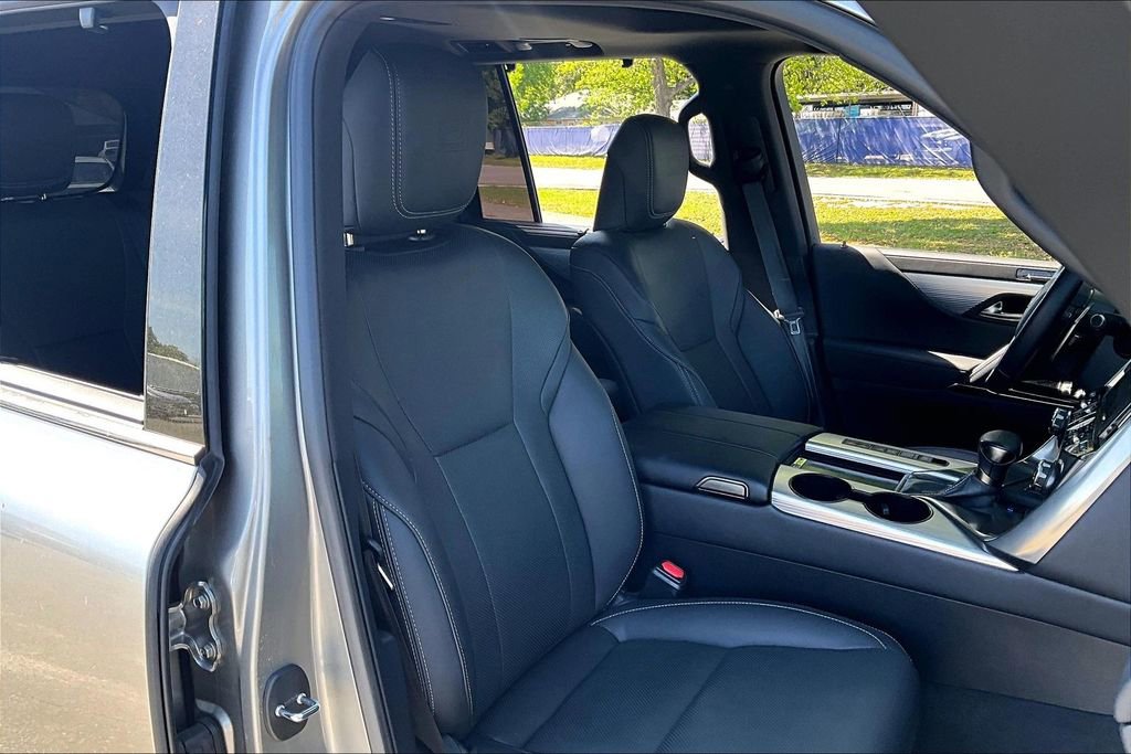 Used 2023 Lexus LX 600 F Sport AWD/4WD image 29