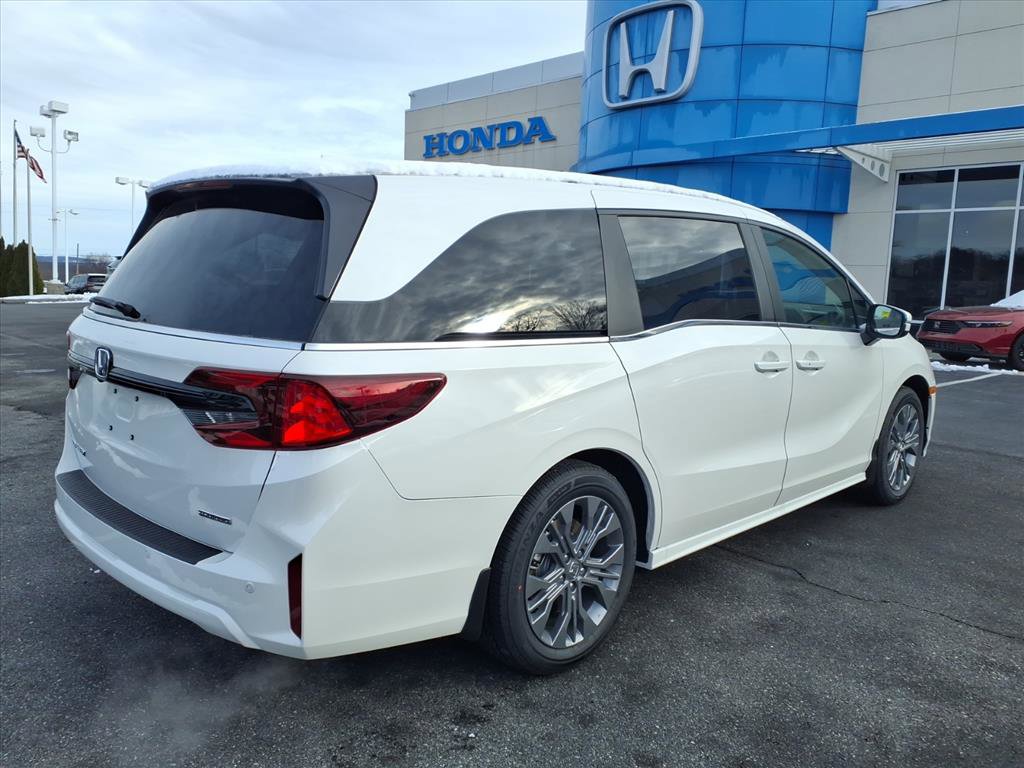 New 2026 Honda Odyssey Touring image 4