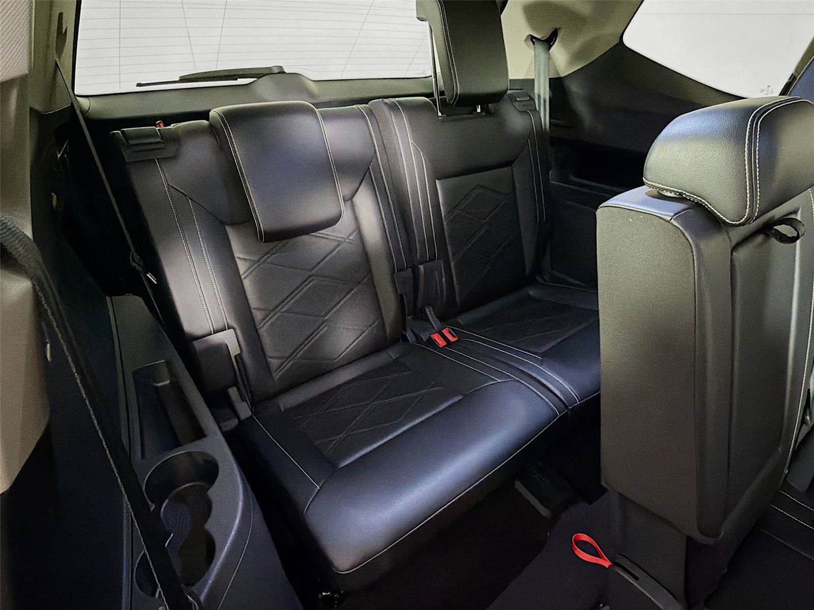 Used 2024 Volkswagen Atlas SE image 26