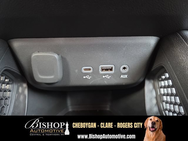 Used 2023 Chevrolet TrailBlazer LT w/ Convenience Package AWD/4WD image 9