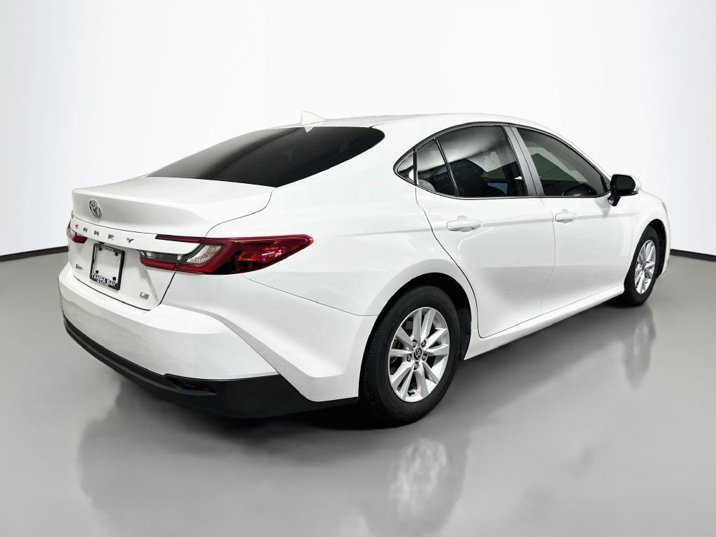 Used 2025 Toyota Camry LE FWD image 3