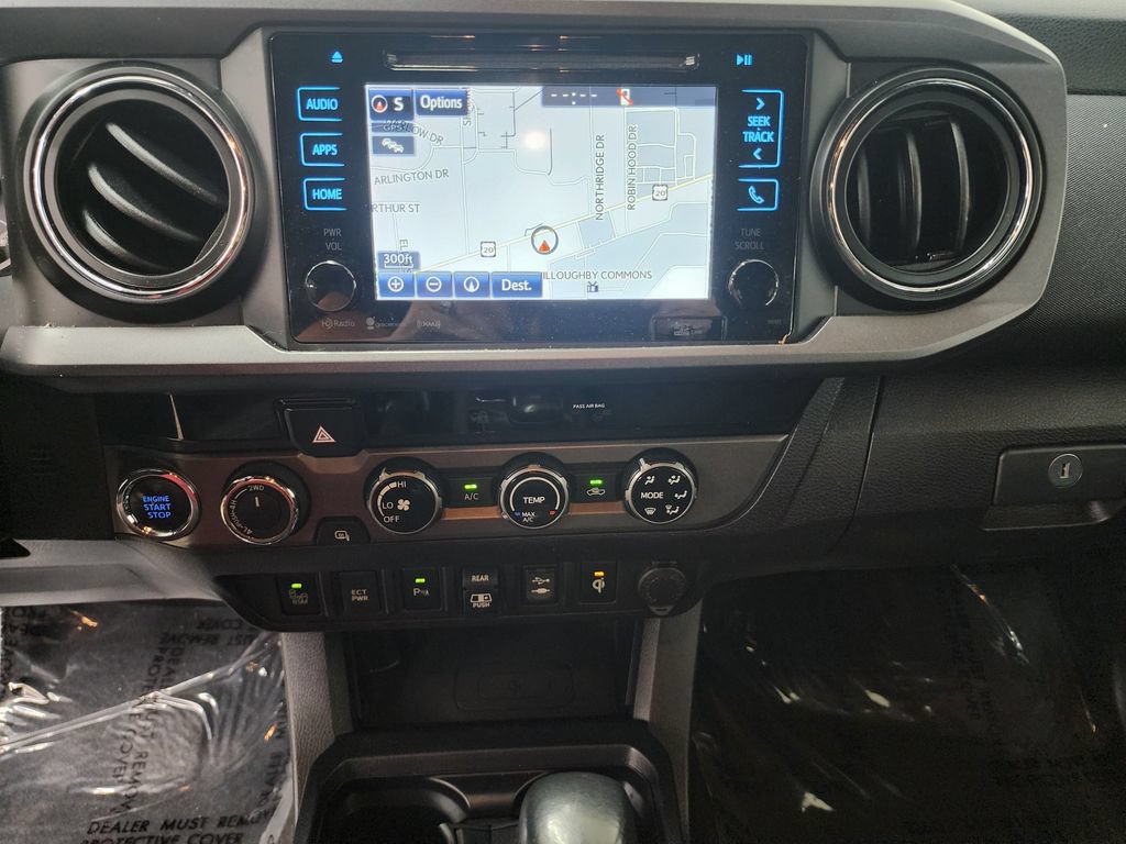 Used 2018 Toyota Tacoma TRD Sport w/ Exterior Package AWD/4WD image 17