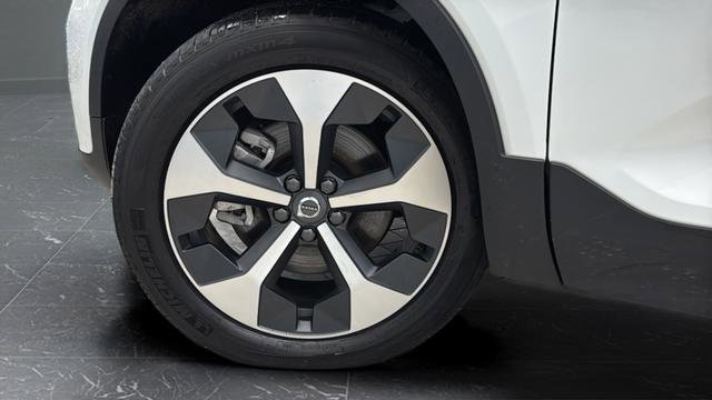 Used 2025 Volvo XC40 B5 Core w/ Protection Package Premier AWD/4WD image 38