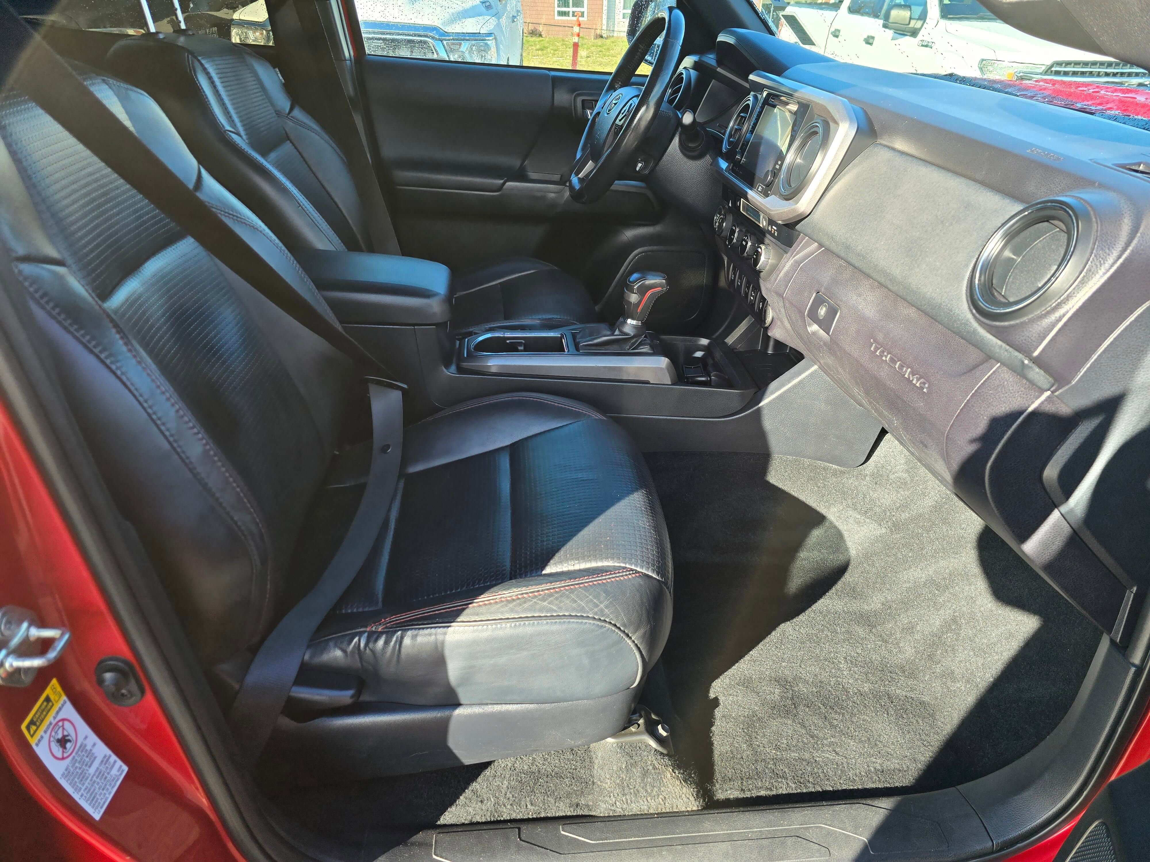 Used 2017 Toyota Tacoma TRD Pro image 32