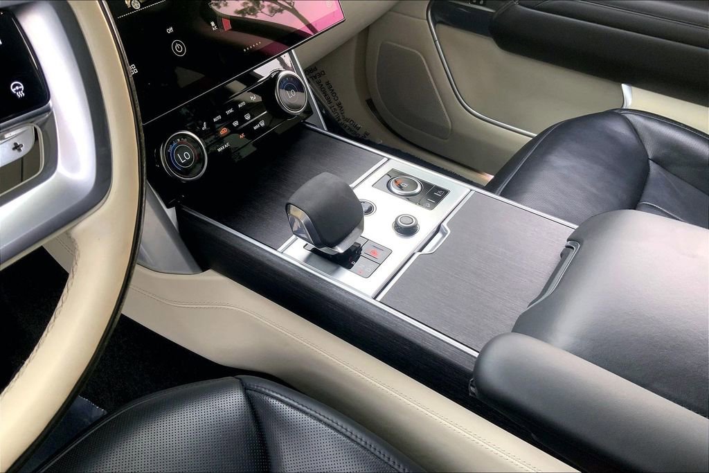 Used 2023 Land Rover Range Rover Long Wheelbase Autobiography image 16