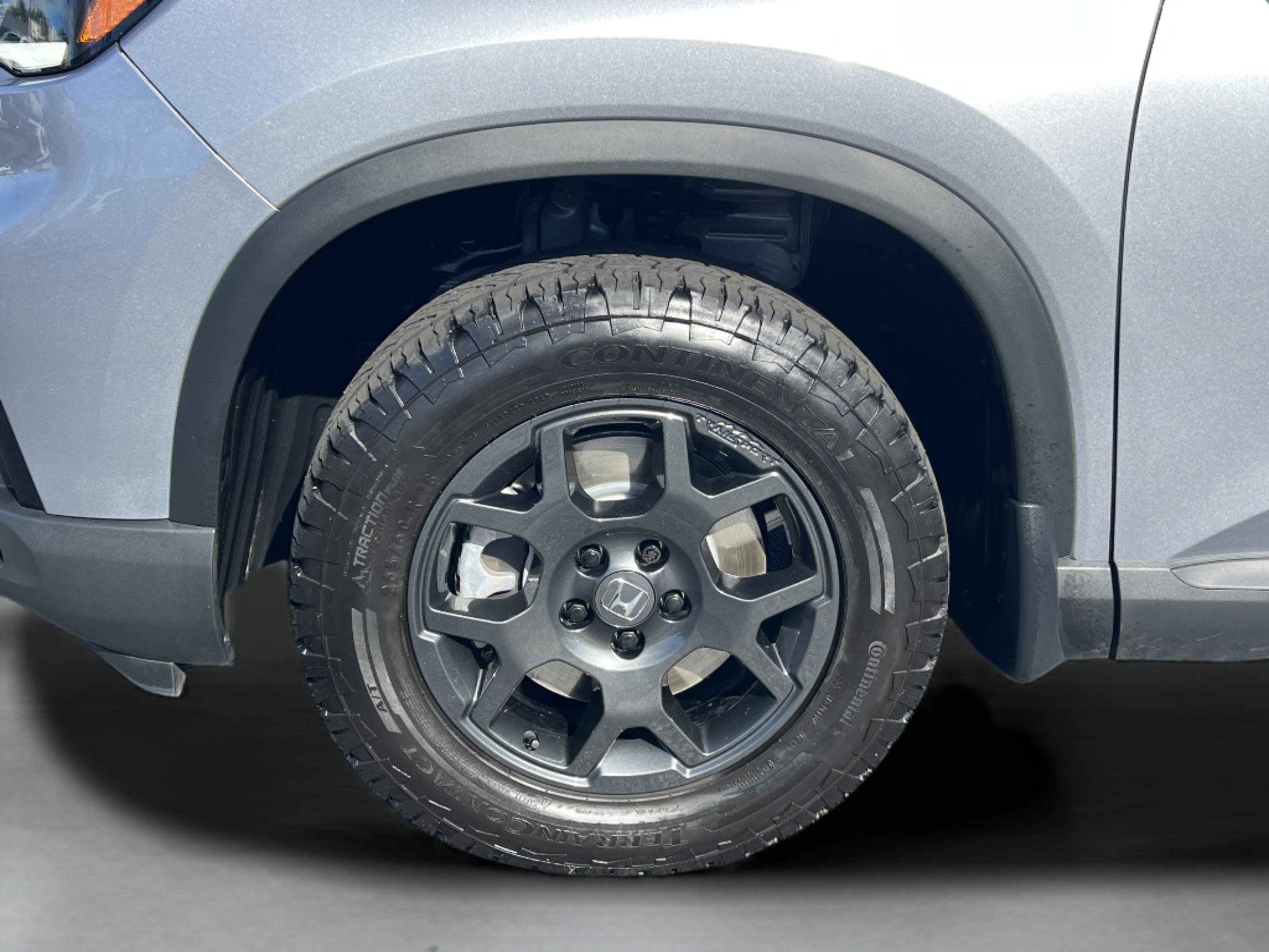 Certified 2025 Honda Pilot TrailSport image 12