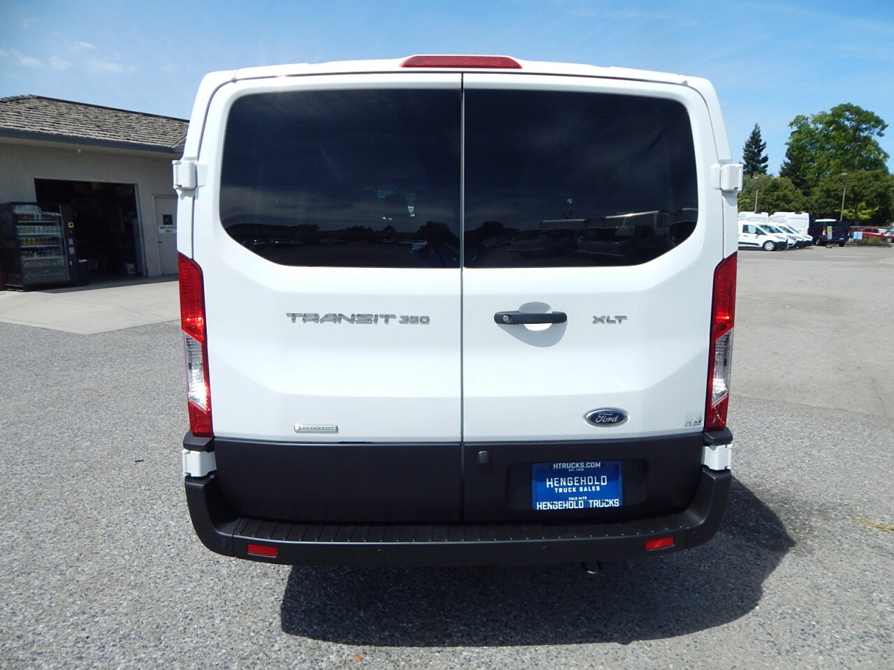 Used 2023 Ford Transit 350 XLT RWD image 7