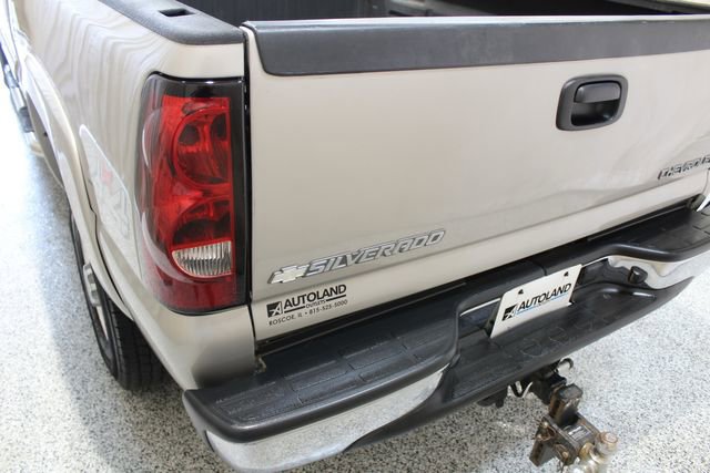 Used 2004 Chevrolet Silverado 2500 LS w/ Heavy-Duty Power Package image 12