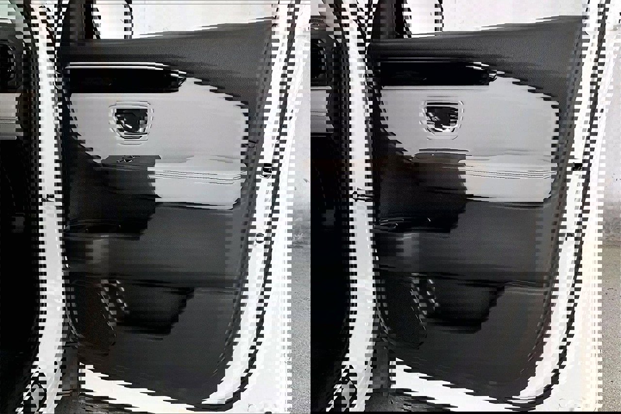 Used 2024 Honda Pilot Touring image 26