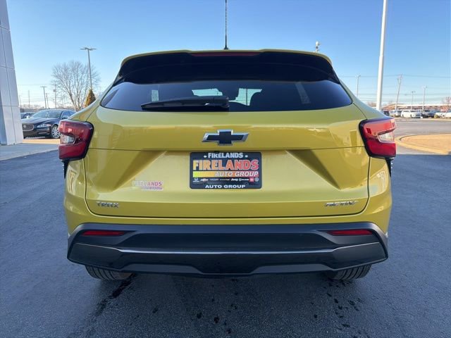 Used 2024 Chevrolet Trax ACTIV w/ Sunroof Package image 6