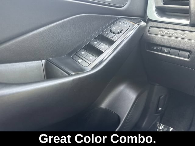 Used 2024 Nissan Rogue S FWD image 32