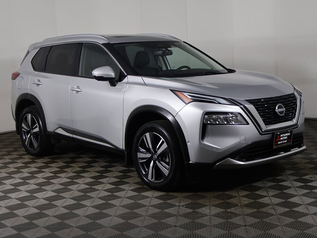 Used 2022 Nissan Rogue Platinum w/ Head-Up Display Package AWD/4WD image 2