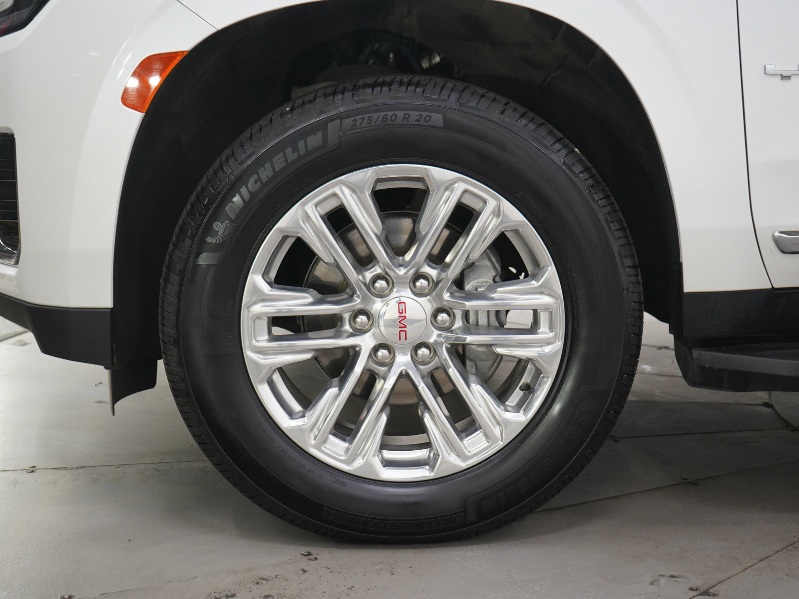 Used 2023 GMC Yukon SLT w/ SLT Premium Package AWD/4WD image 32