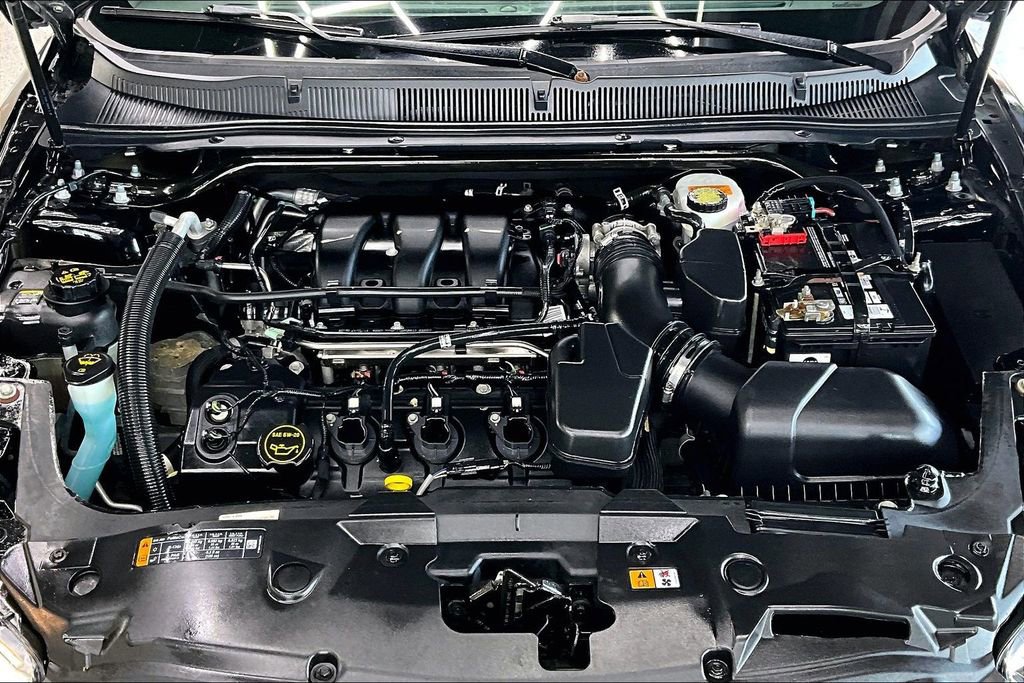 Used 2018 Ford Taurus Limited FWD image 29