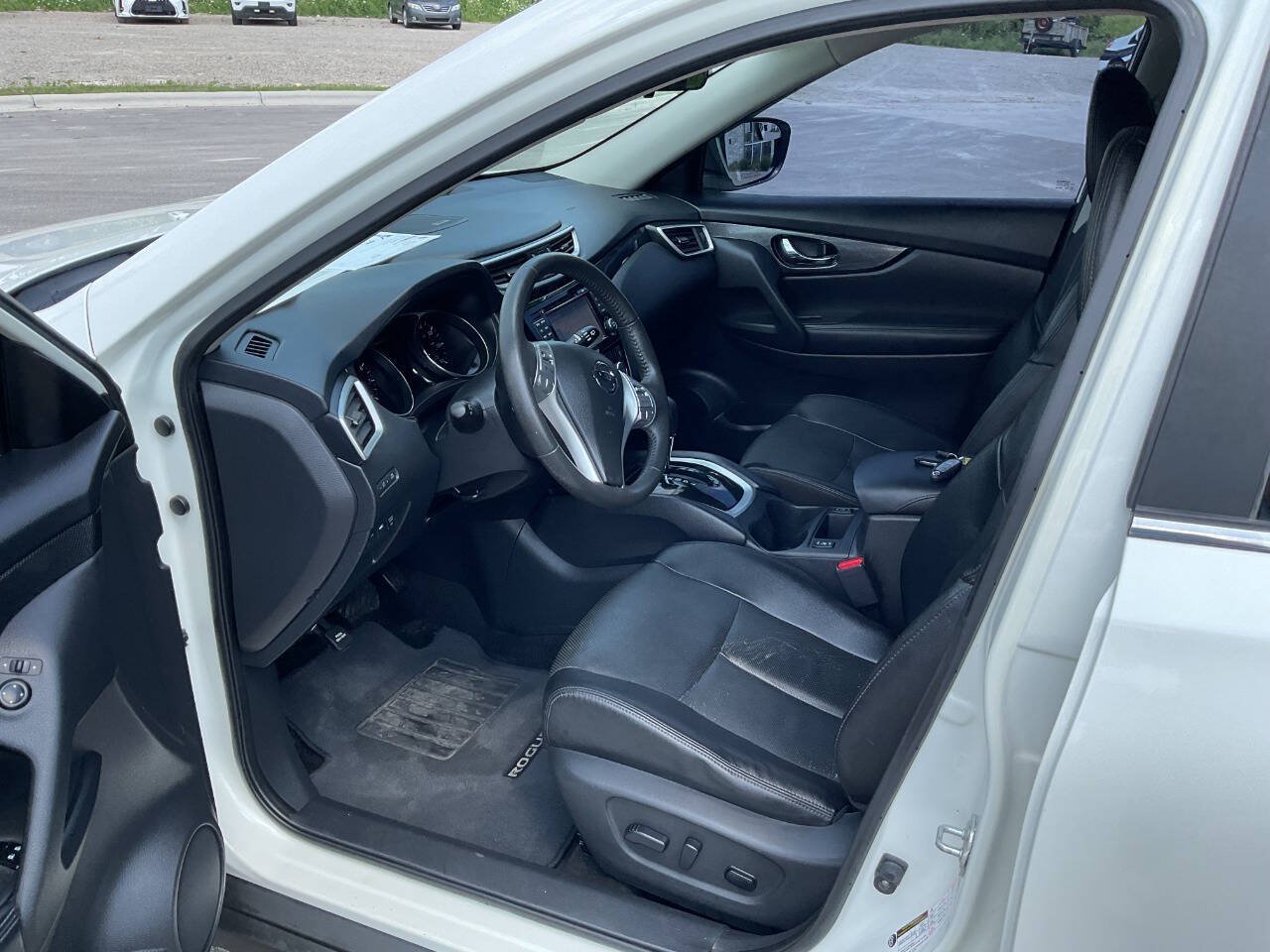Used 2016 Nissan Rogue SL FWD image 14