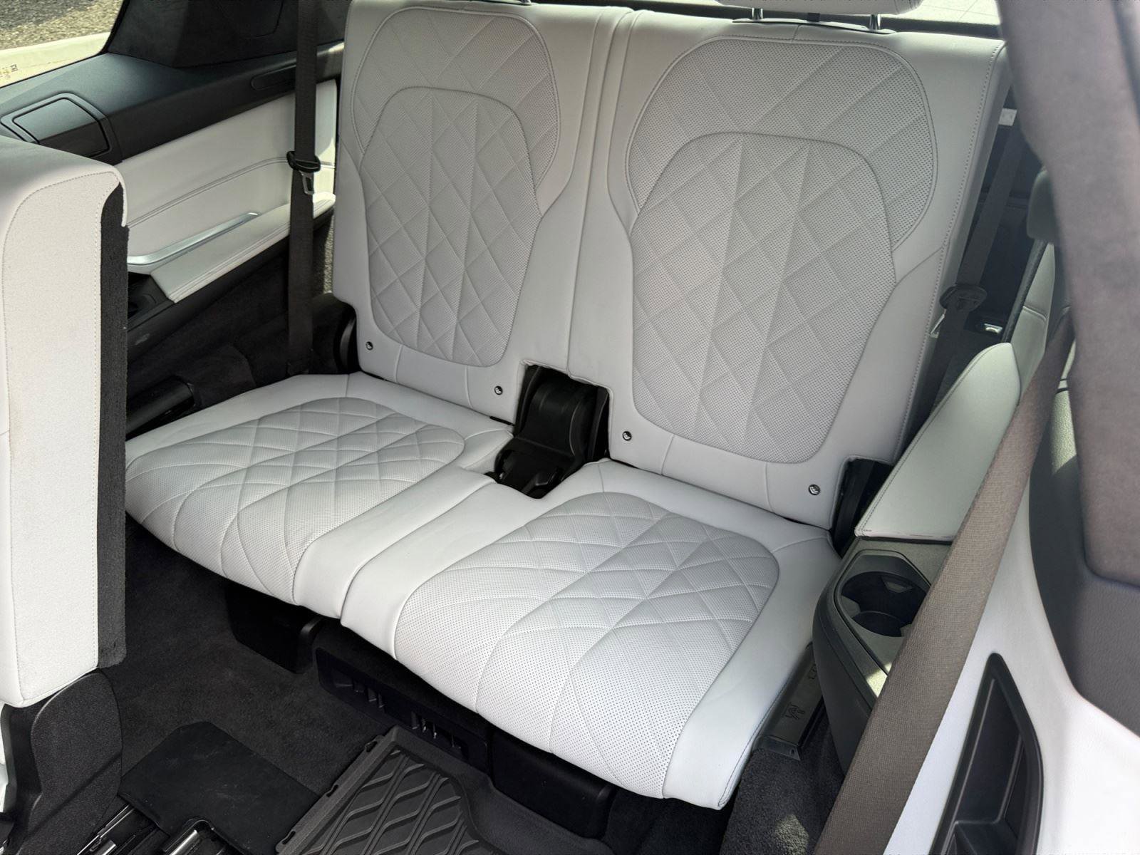 Used 2023 BMW X7 xDrive40i w/ Executive Package image 50