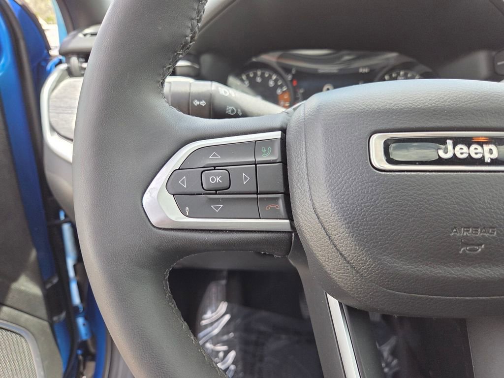 Used 2023 Jeep Compass Latitude w/ Sun and Sound Group image 28