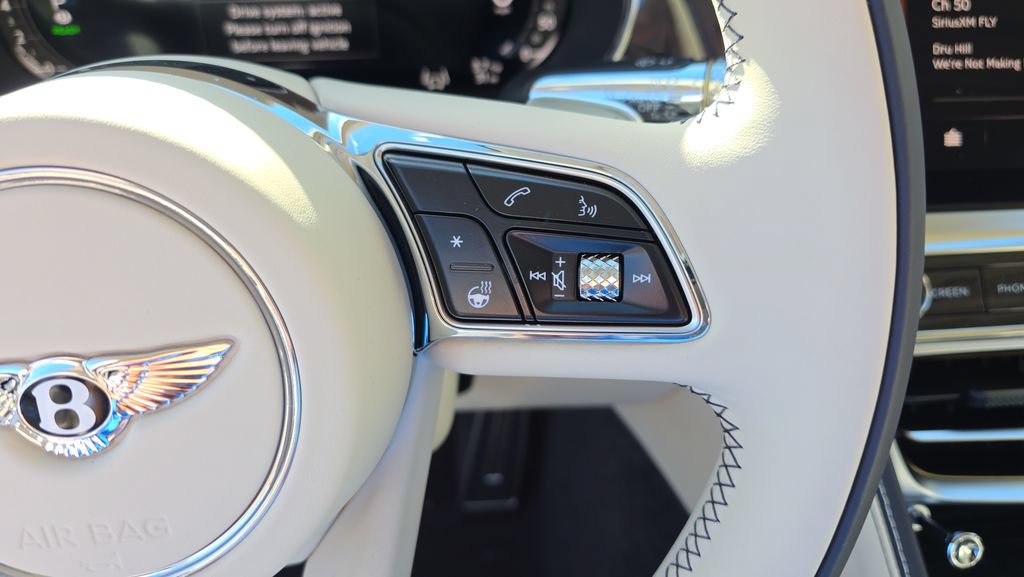 New 2025 Bentley Flying Spur Plug-In Hybrid AWD/4WD image 24