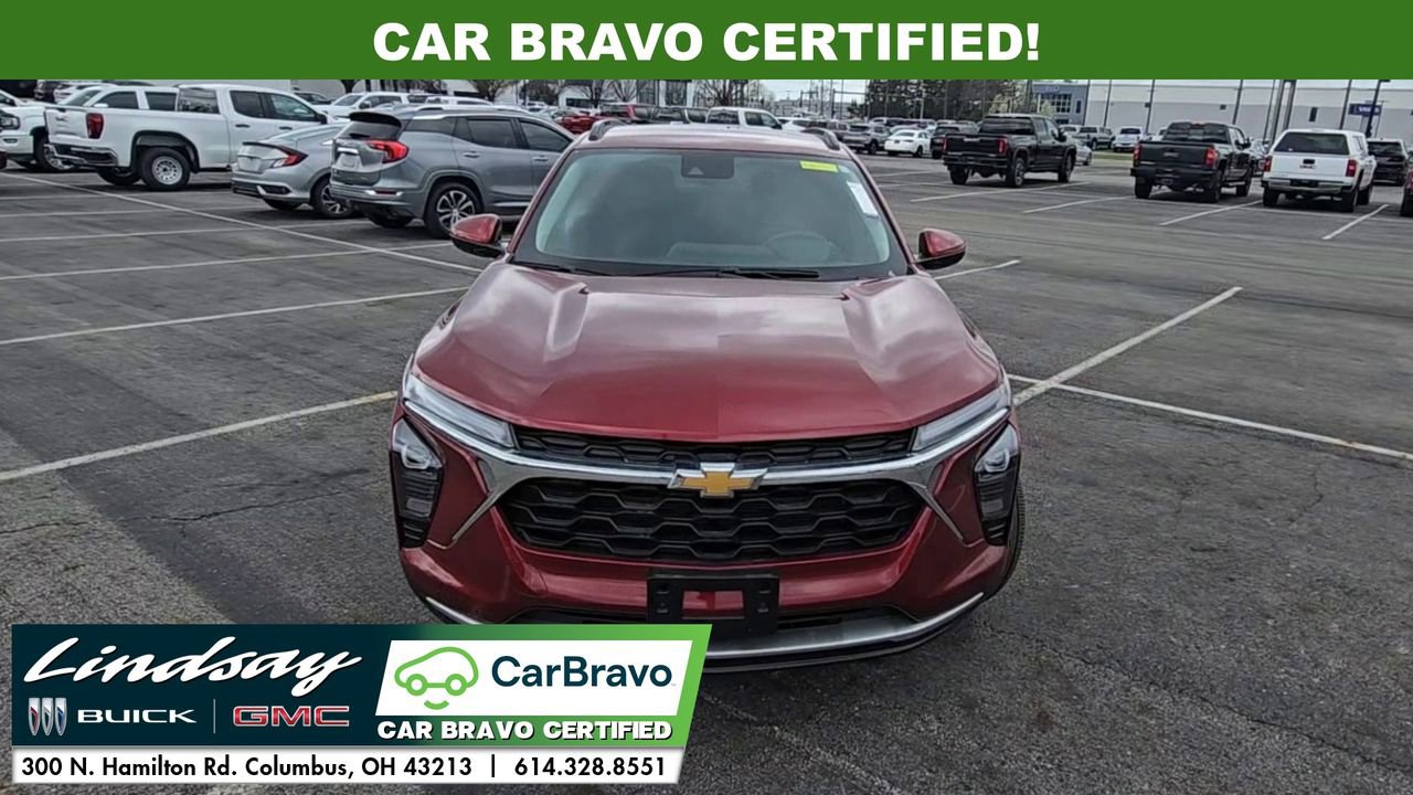 Certified 2025 Chevrolet Trax LT w/ LT Convenience Package FWD image 3