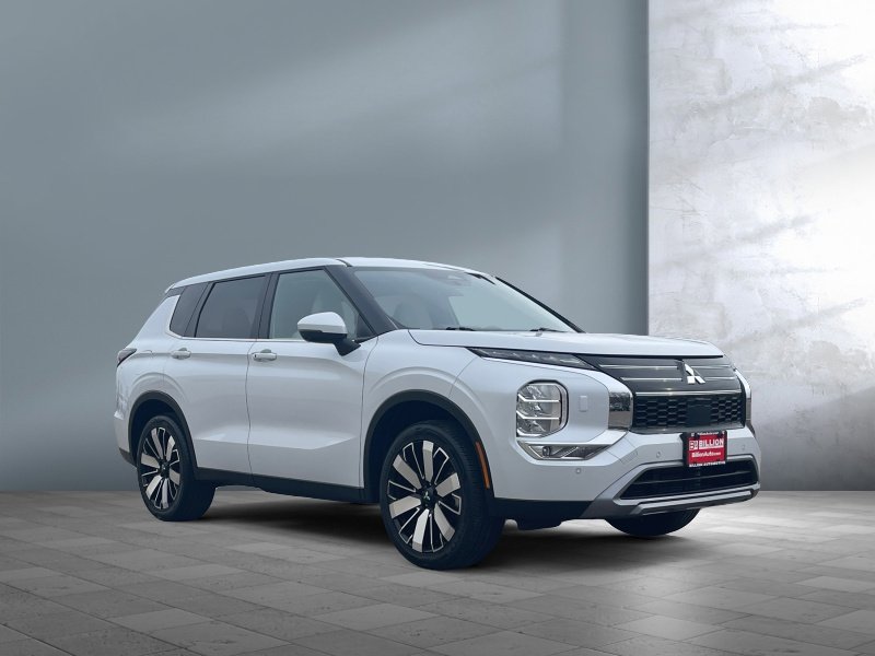 Used 2025 Mitsubishi Outlander SE AWD/4WD image 8