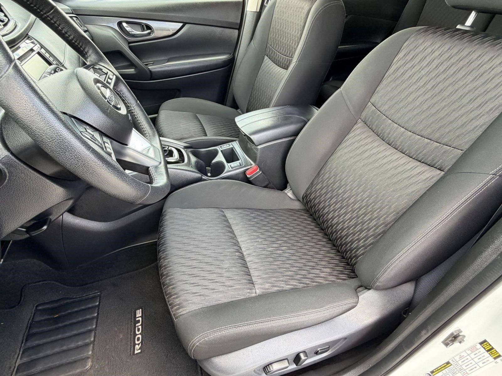 Used 2020 Nissan Rogue SV image 5