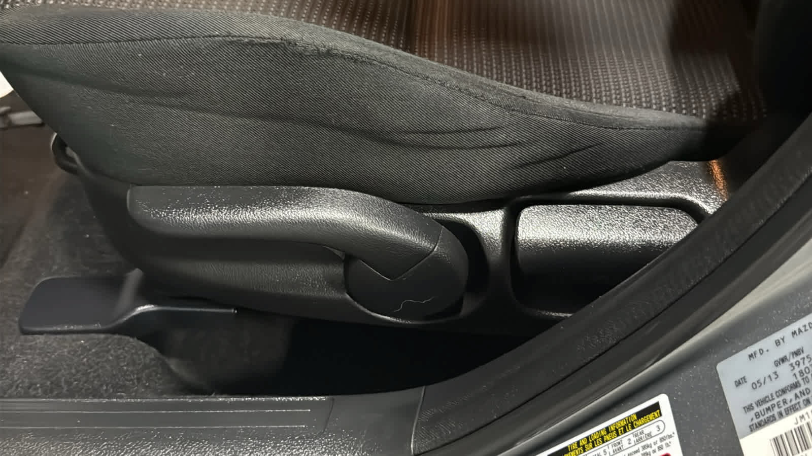 Used 2013 MAZDA MAZDA3 i Touring w/ Preferred Equipment Pkg FWD image 18