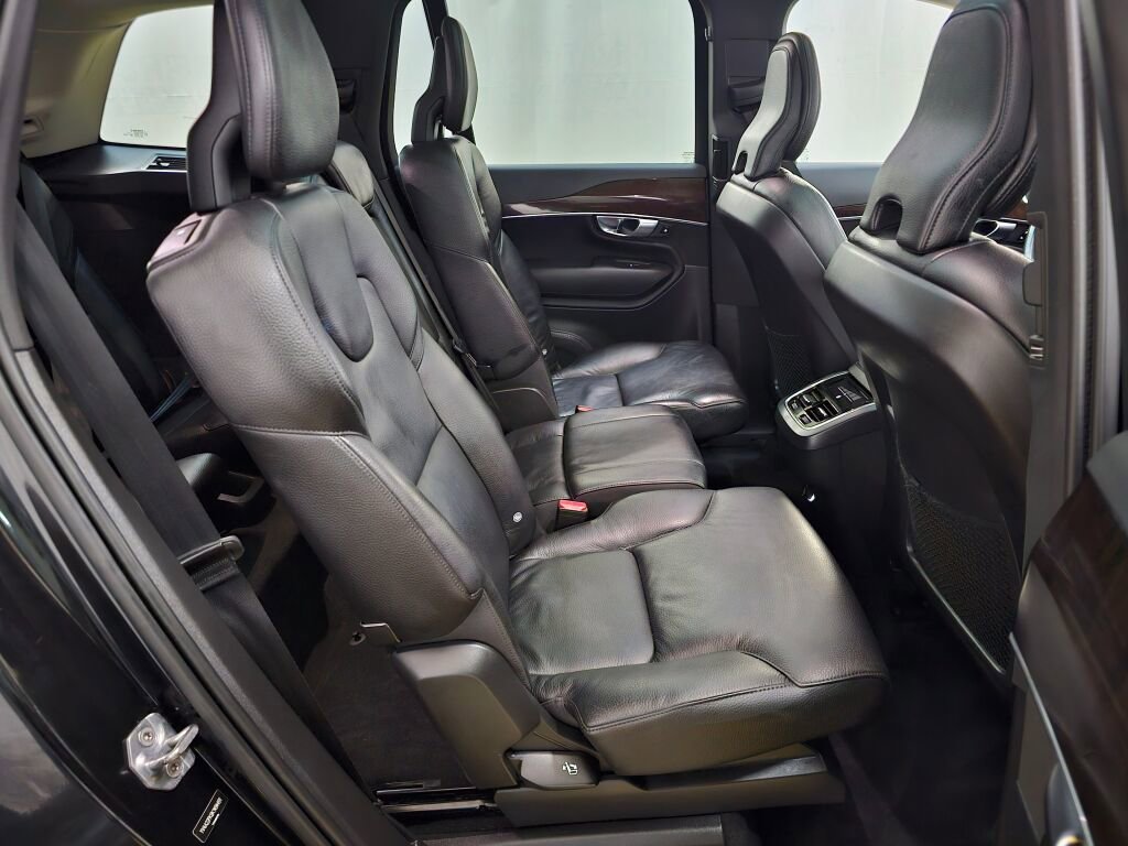Used 2019 Volvo XC90 T6 Momentum w/ Protection Package image 12