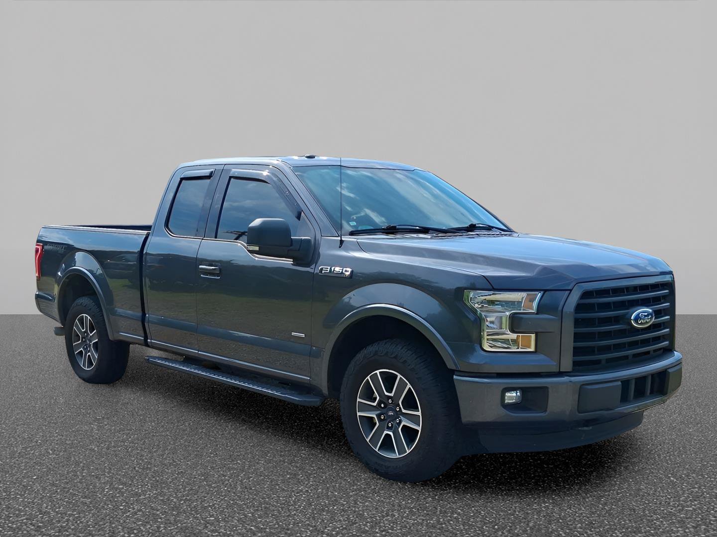 Used 2016 Ford F150 XLT w/ Equipment Group 302A Luxury AWD/4WD image 2