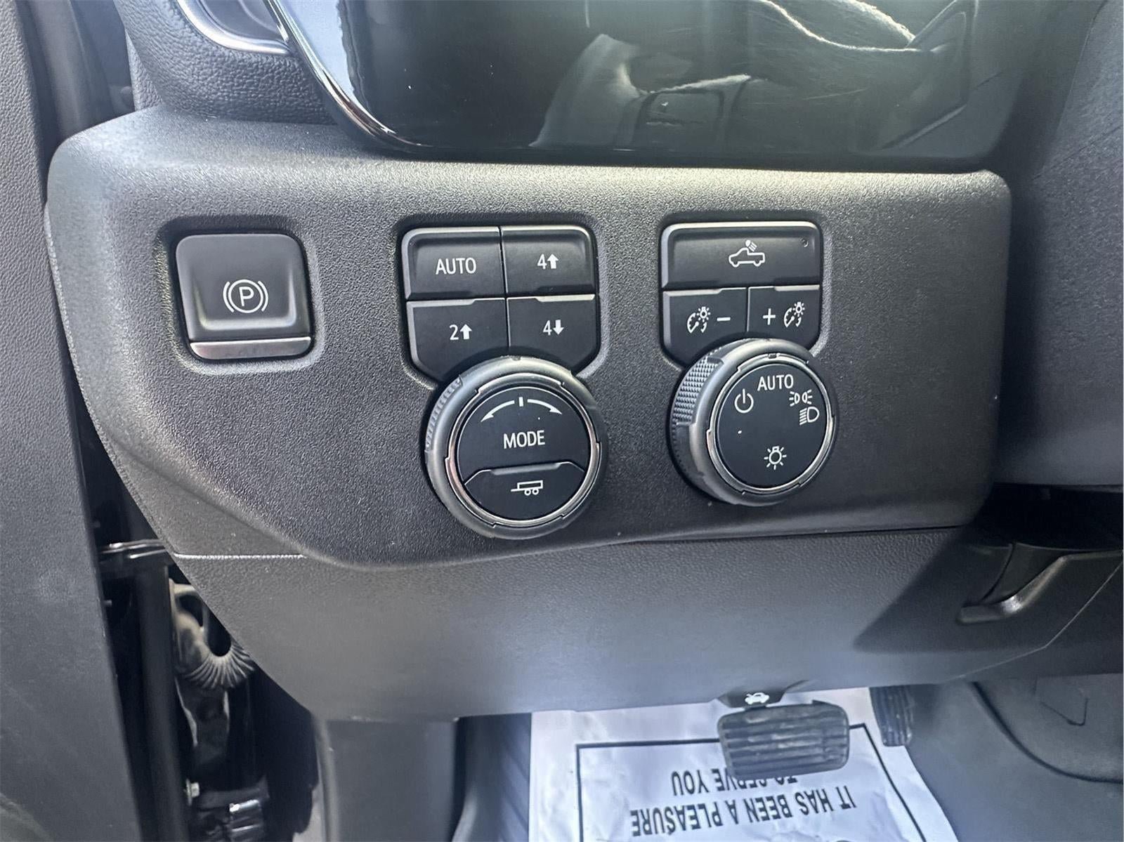 Used 2024 Chevrolet Silverado 1500 LT AWD/4WD image 12