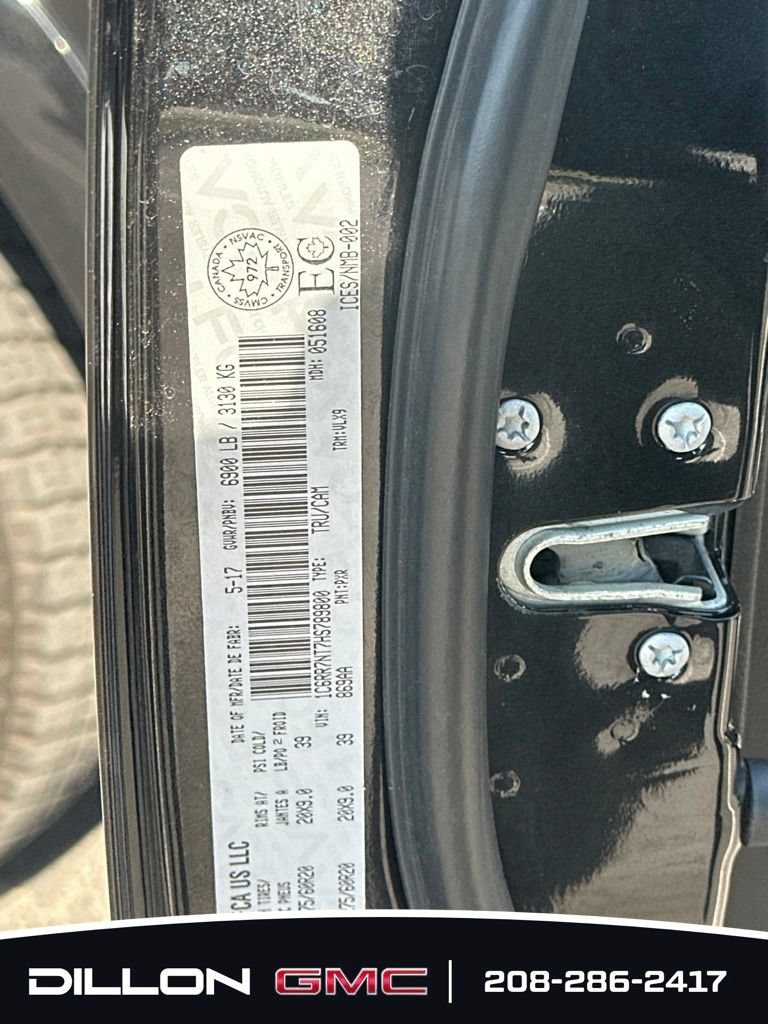Used 2017 RAM 1500 Laramie AWD/4WD image 32