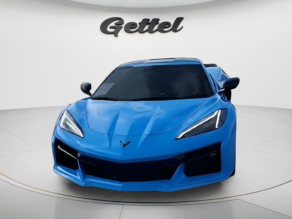 Used 2025 Chevrolet Corvette Z06 image 3