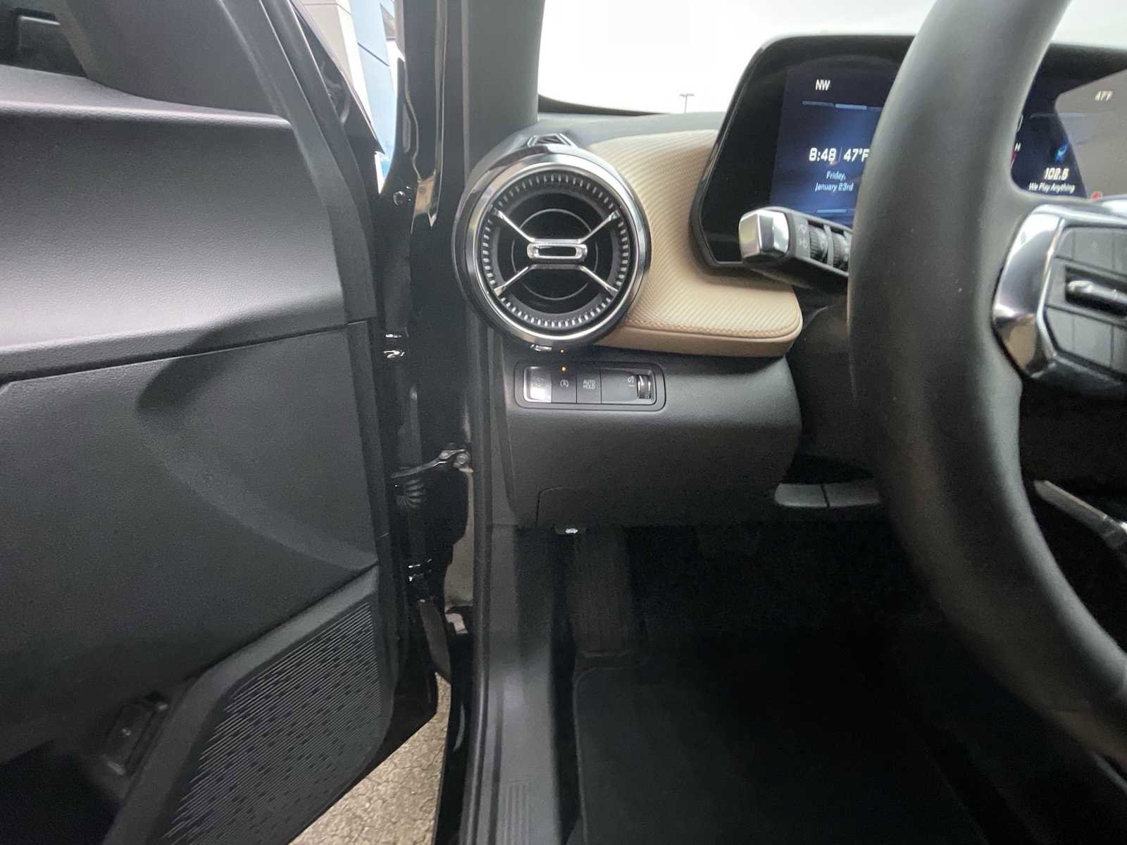 Used 2025 Chevrolet Equinox ACTIV w/ Safety and Technology Package image 17