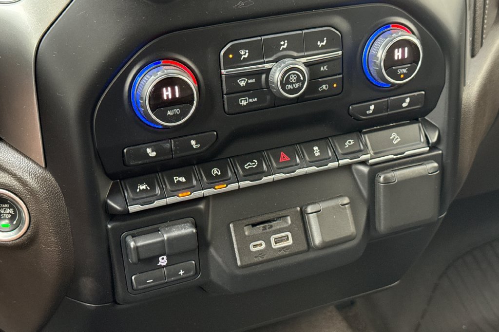 Used 2020 Chevrolet Silverado 1500 LTZ AWD/4WD image 22