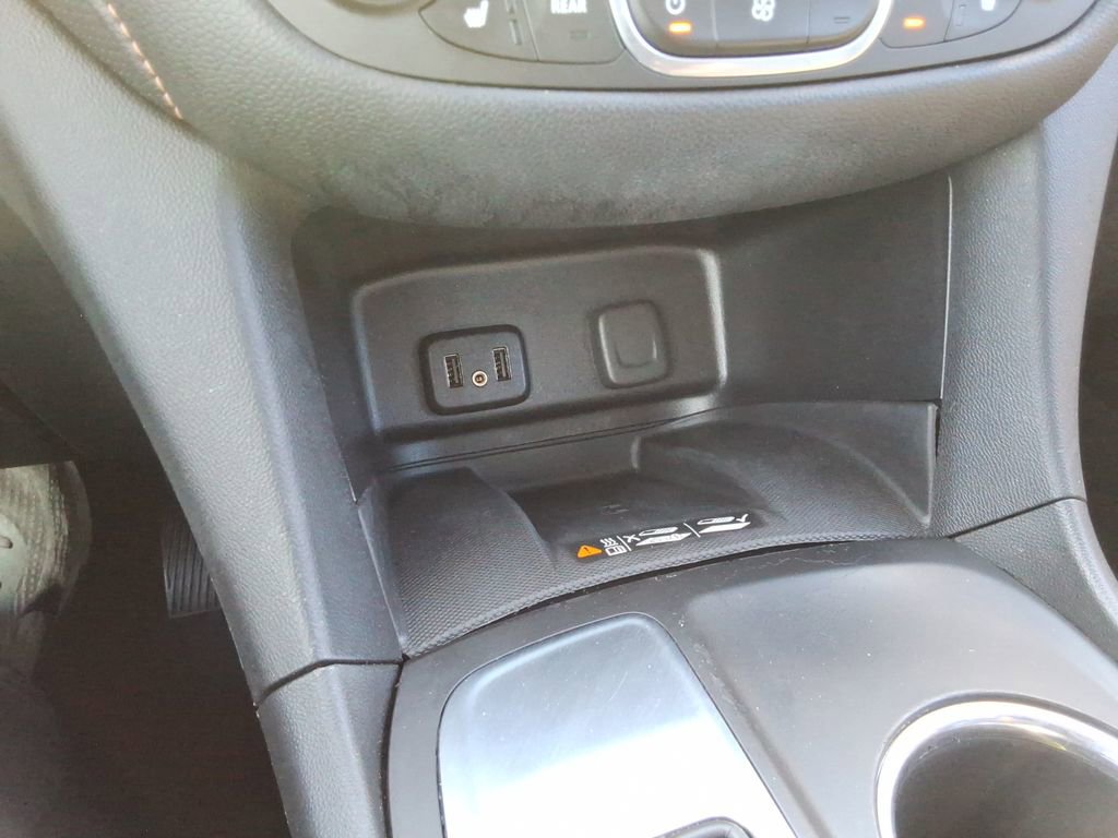 Used 2018 Chevrolet Equinox Premier FWD image 34