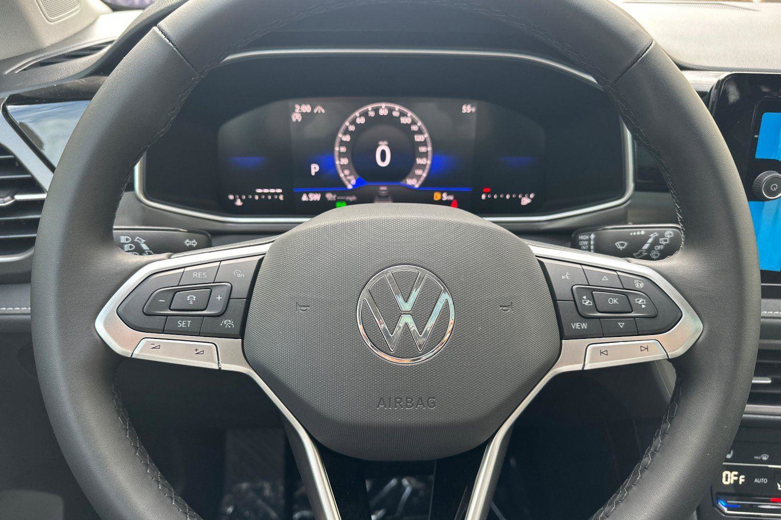 New 2026 Volkswagen Taos SE image 22